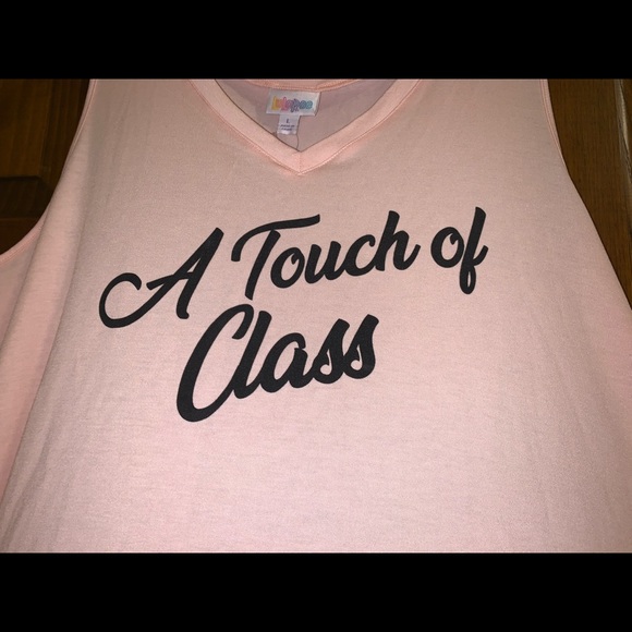 🆕 A Touch of Class Pink V-Neck Tank - Picture 2 of 6